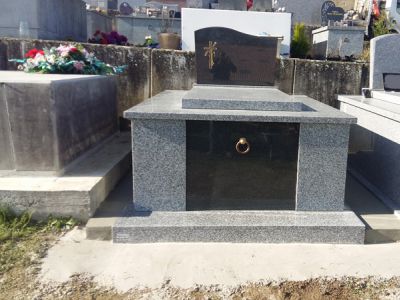 Cuve et monument